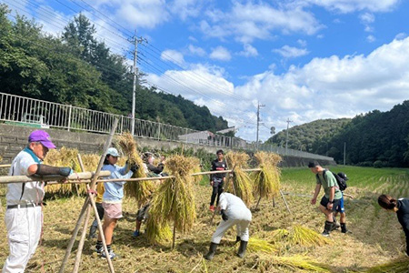 城里町で「ふるさと魅力発見隊 稲刈り・きのこ狩り体験」を実施しました