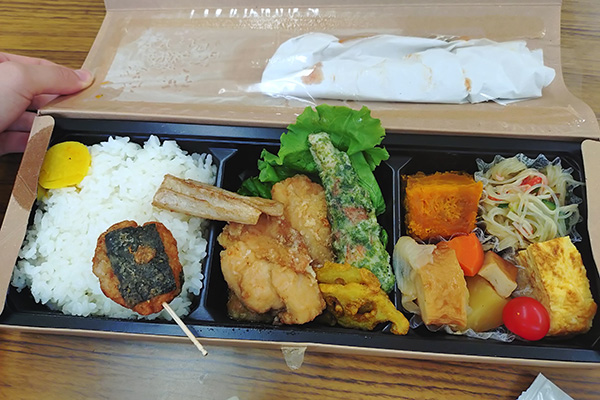 昼食